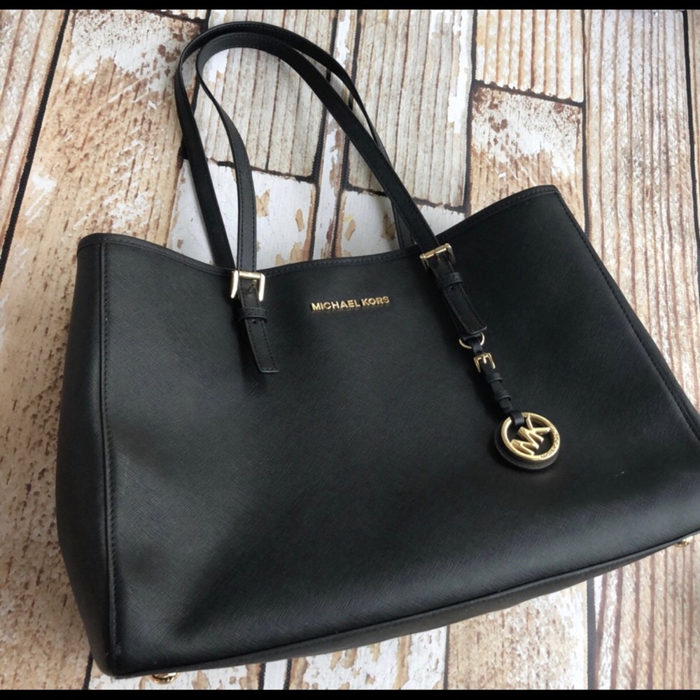 Michael Kors jet set Saffiano black tote bag